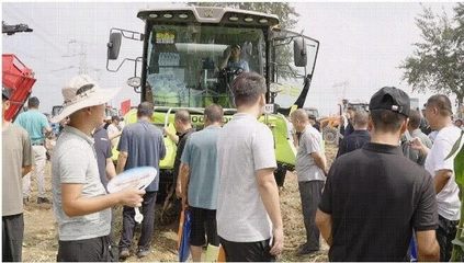 河北正定上演農機“演武”，中聯重科玉米收獲機成田間焦點